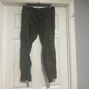 Calvin Klein Women's Olive Capris